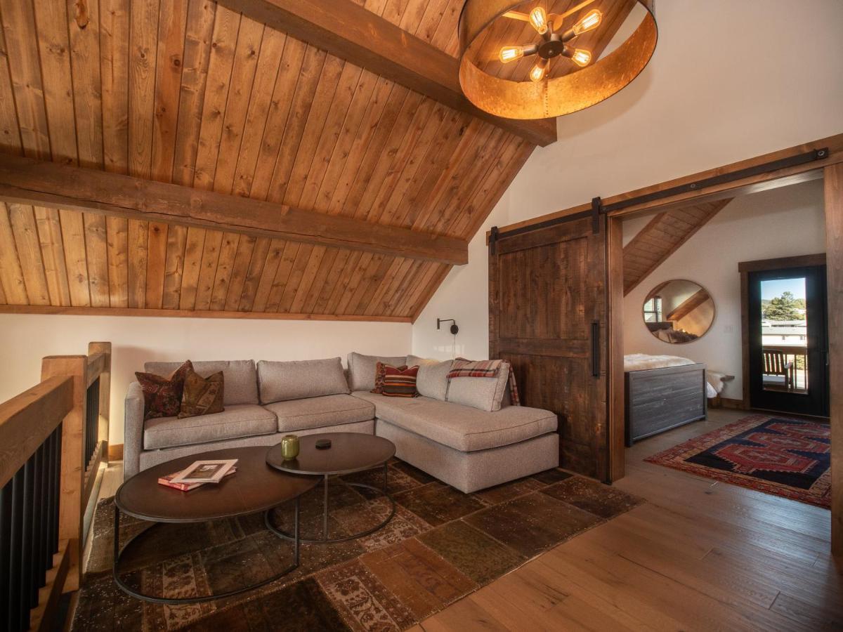 Chic Retreat Indoor Outdoor Fireplace, Private Jacuzzi, Great Location! Estes Park Zewnętrze zdjęcie