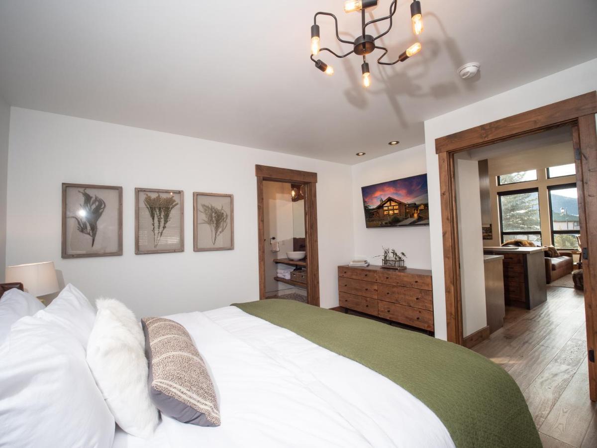 Chic Retreat Indoor Outdoor Fireplace, Private Jacuzzi, Great Location! Estes Park Zewnętrze zdjęcie