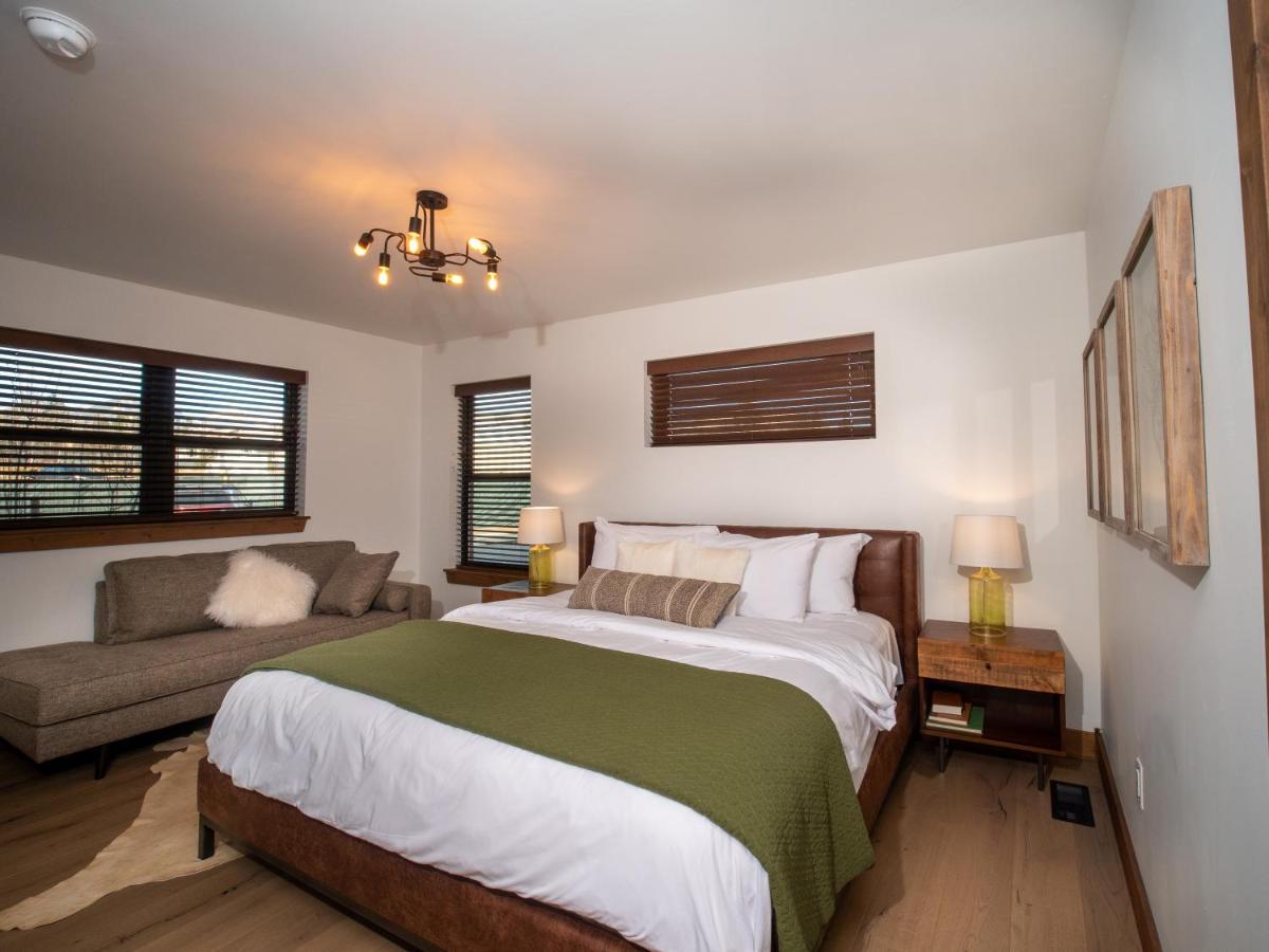 Chic Retreat Indoor Outdoor Fireplace, Private Jacuzzi, Great Location! Estes Park Zewnętrze zdjęcie