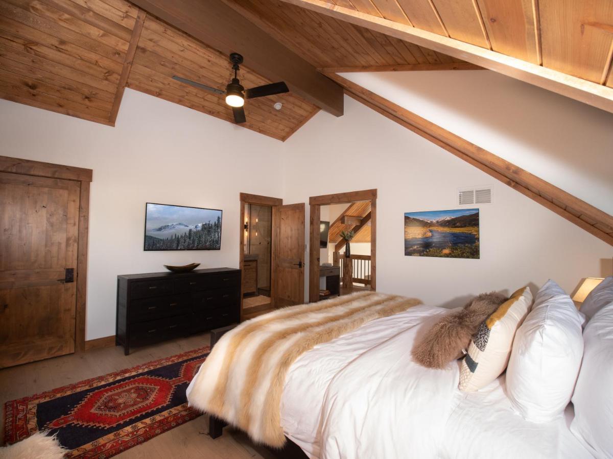 Chic Retreat Indoor Outdoor Fireplace, Private Jacuzzi, Great Location! Estes Park Zewnętrze zdjęcie