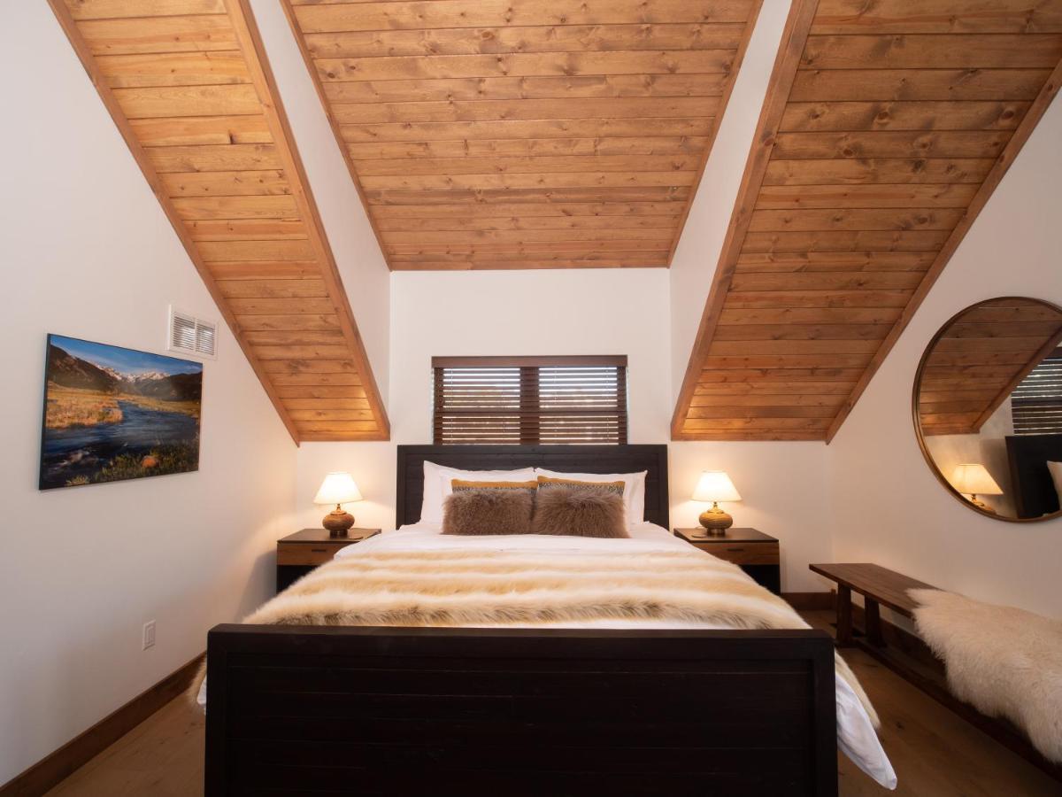 Chic Retreat Indoor Outdoor Fireplace, Private Jacuzzi, Great Location! Estes Park Zewnętrze zdjęcie