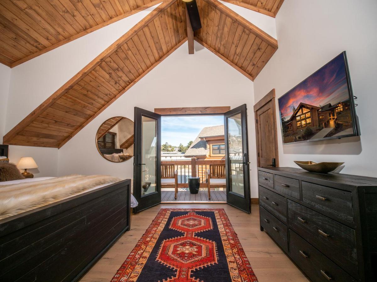 Chic Retreat Indoor Outdoor Fireplace, Private Jacuzzi, Great Location! Estes Park Zewnętrze zdjęcie