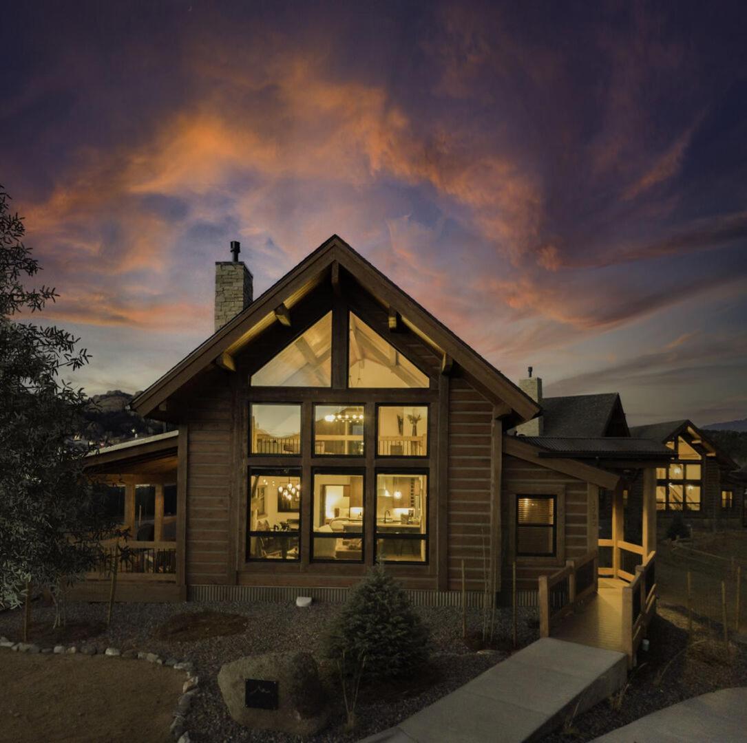 Chic Retreat Indoor Outdoor Fireplace, Private Jacuzzi, Great Location! Estes Park Pokój zdjęcie